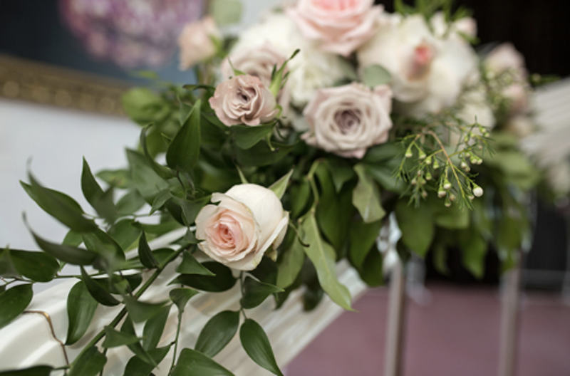 Wedding Flower Arrangement: 4 Floral Staircase Decor